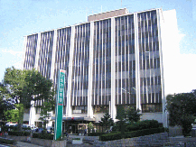 世田谷区の古物商許可の申請先となる世田谷警察署の外観